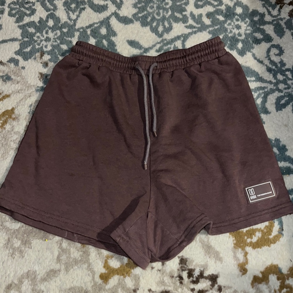 brown shorts